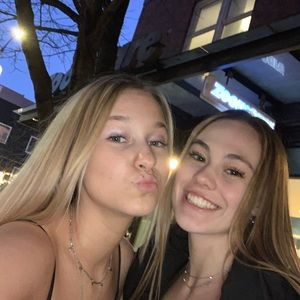 Meet your Posher, Devan